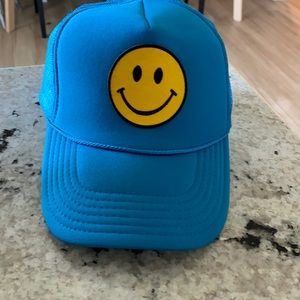 Happy face trucker hat- turquoise